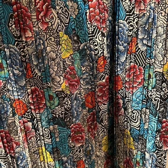 Diane Freis 2 piece skirt set - Picture 6 of 7